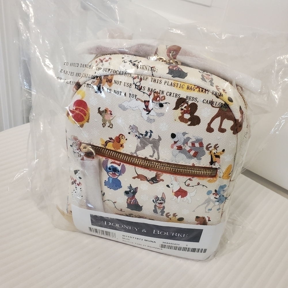 NWT Disney's Dooney & Bourke Holiday Santa's TAIL Backpack, collector's - Picture 3 of 10